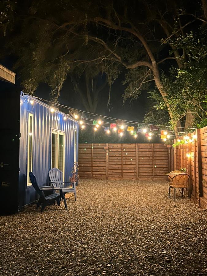 Entirely Private Tiny Home - 1 Mile To Uf ゲインズビル エクステリア 写真
