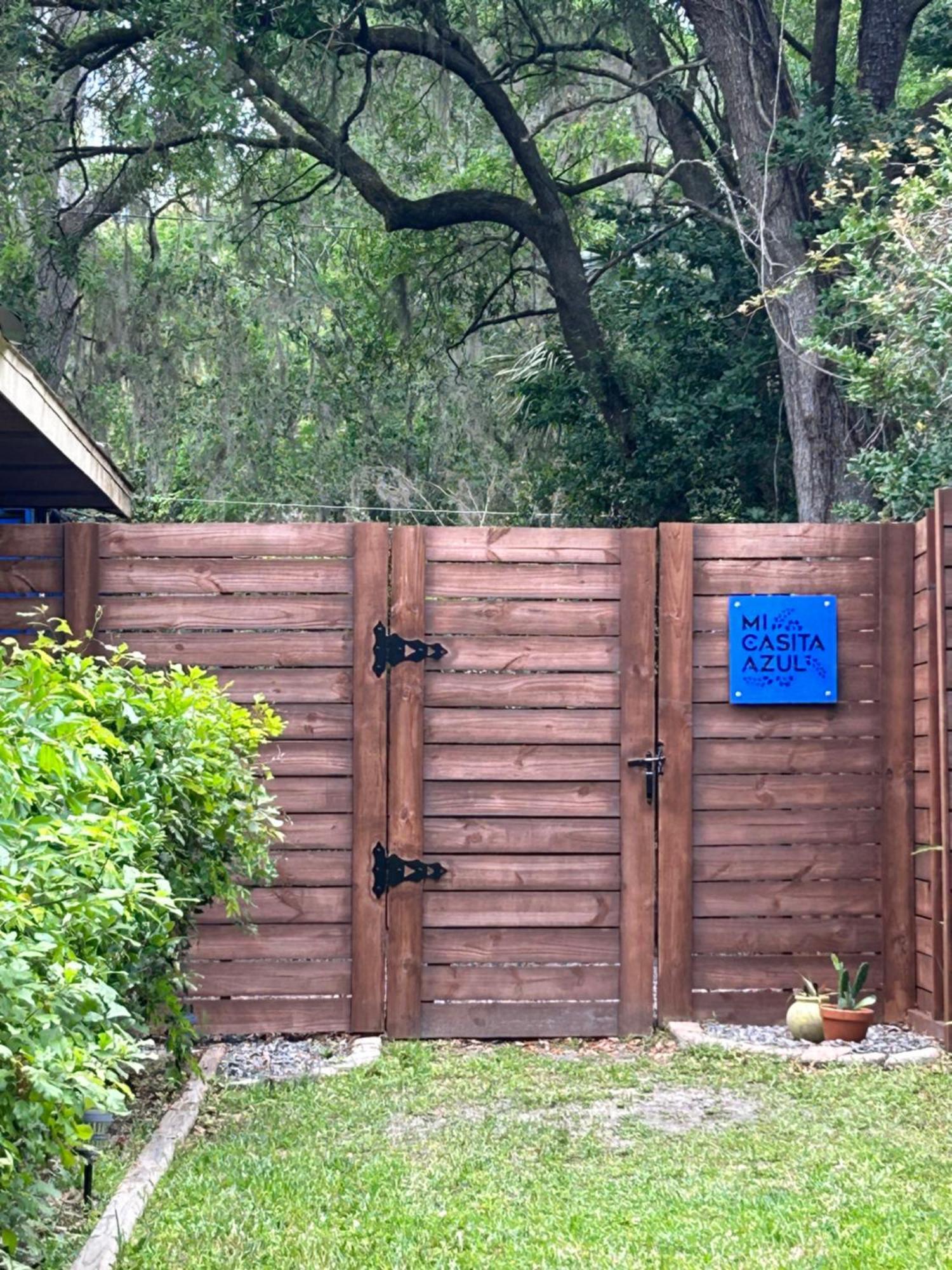 Entirely Private Tiny Home - 1 Mile To Uf ゲインズビル エクステリア 写真